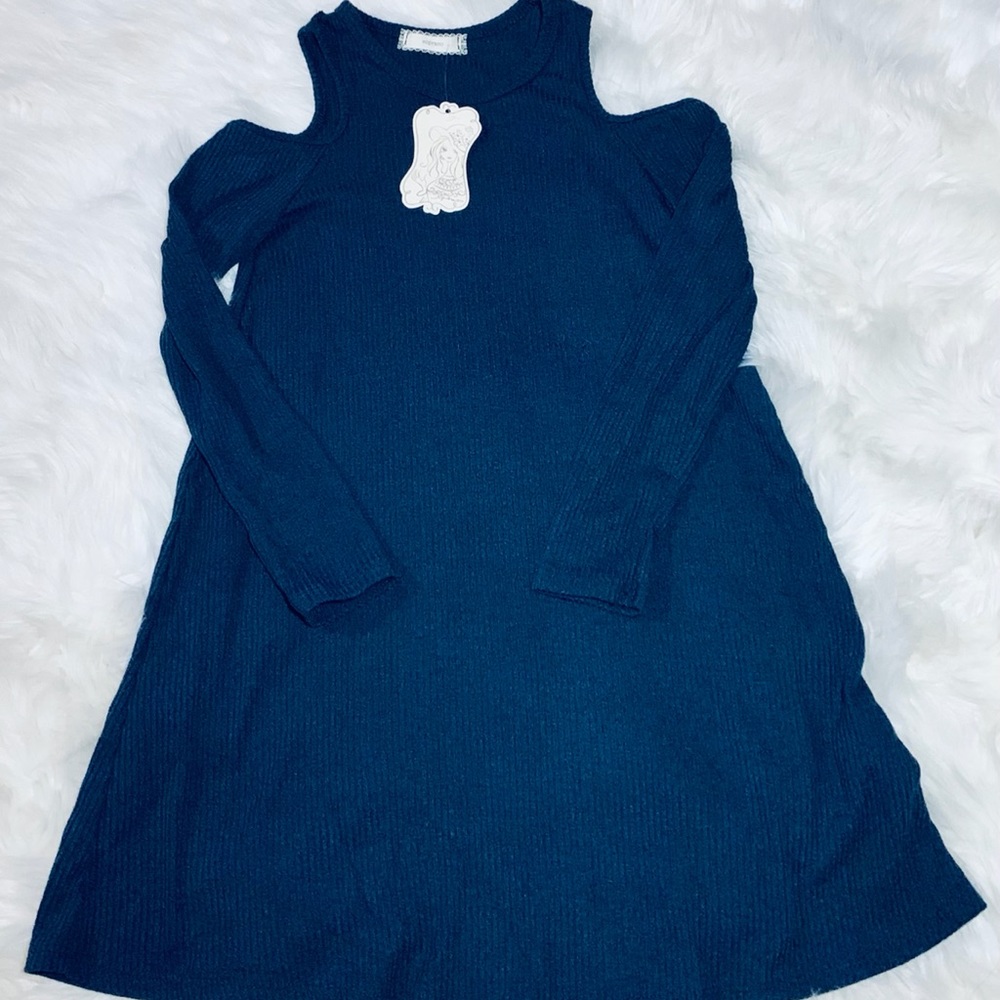 Blue long sleeve loose top
